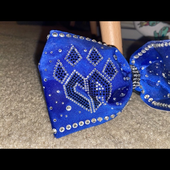 Cheer athletics tail-less now - Picture 2 of 3